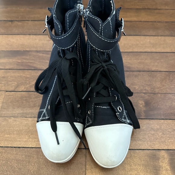 Trendy Black and White Wedge Sneakers - Picture 3 of 5